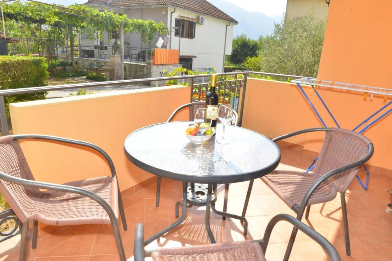 D Apartment Kotor Buitenkant foto