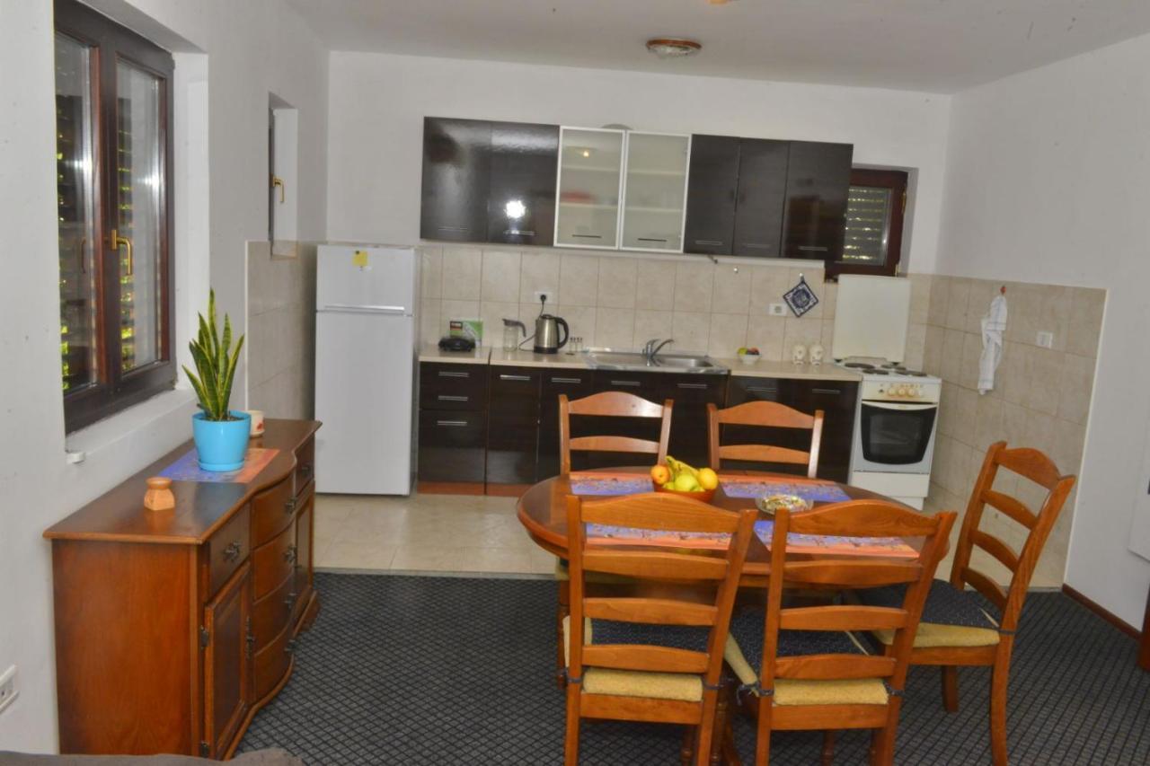 D Apartment Kotor Buitenkant foto