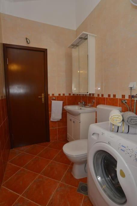 D Apartment Kotor Buitenkant foto