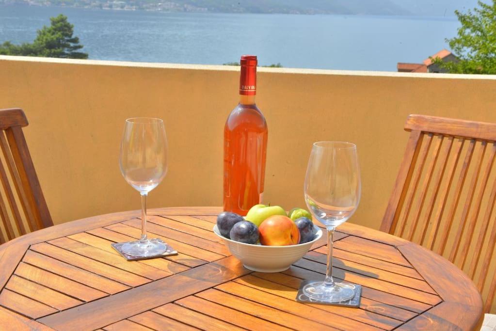 D Apartment Kotor Buitenkant foto