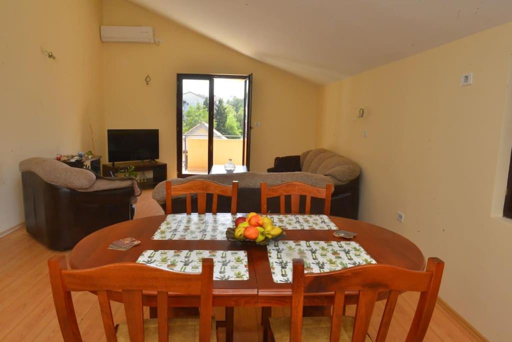 D Apartment Kotor Buitenkant foto