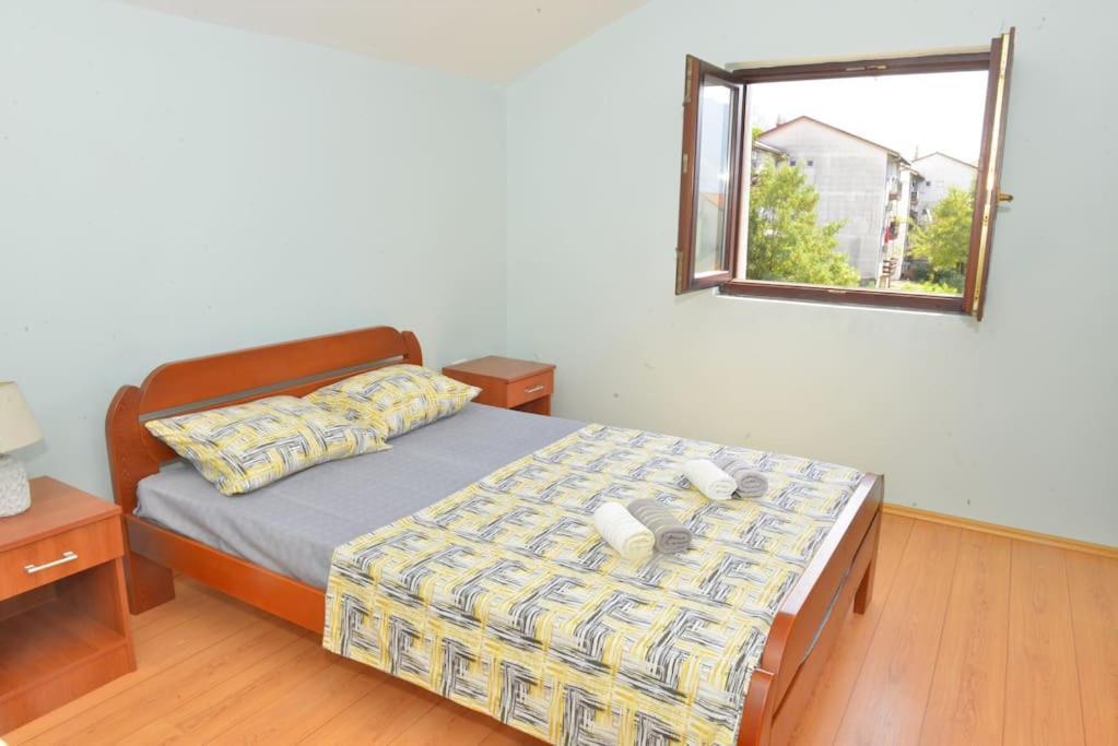 D Apartment Kotor Buitenkant foto