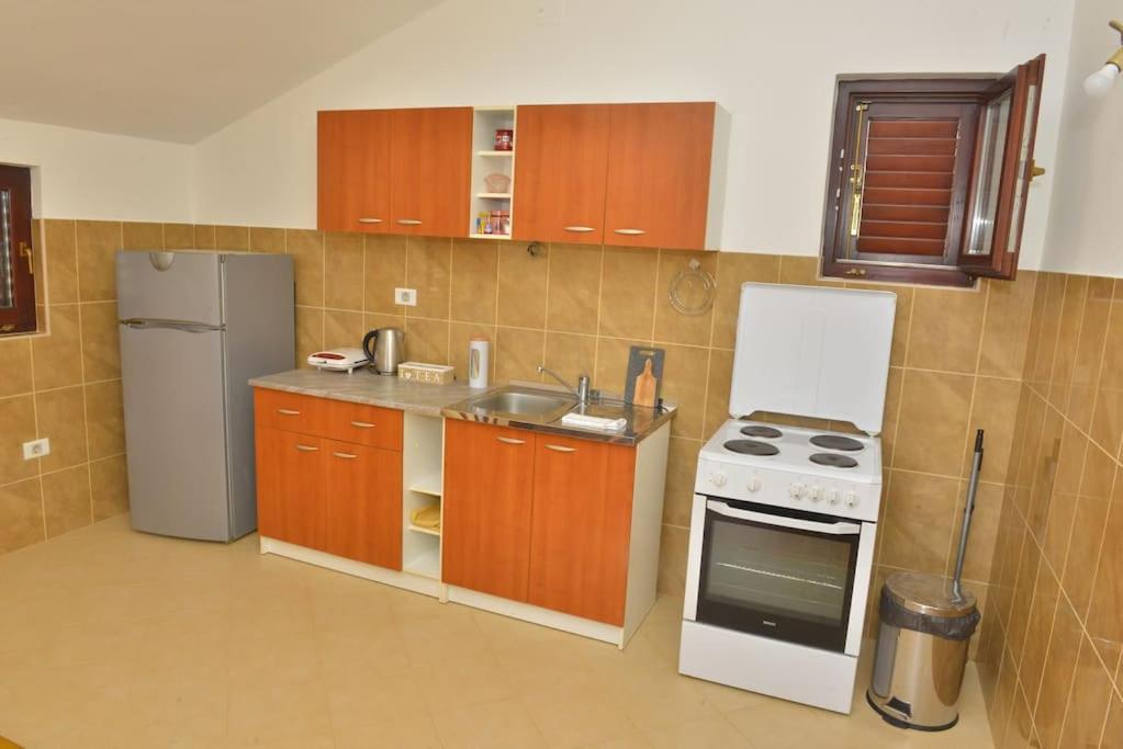 D Apartment Kotor Buitenkant foto