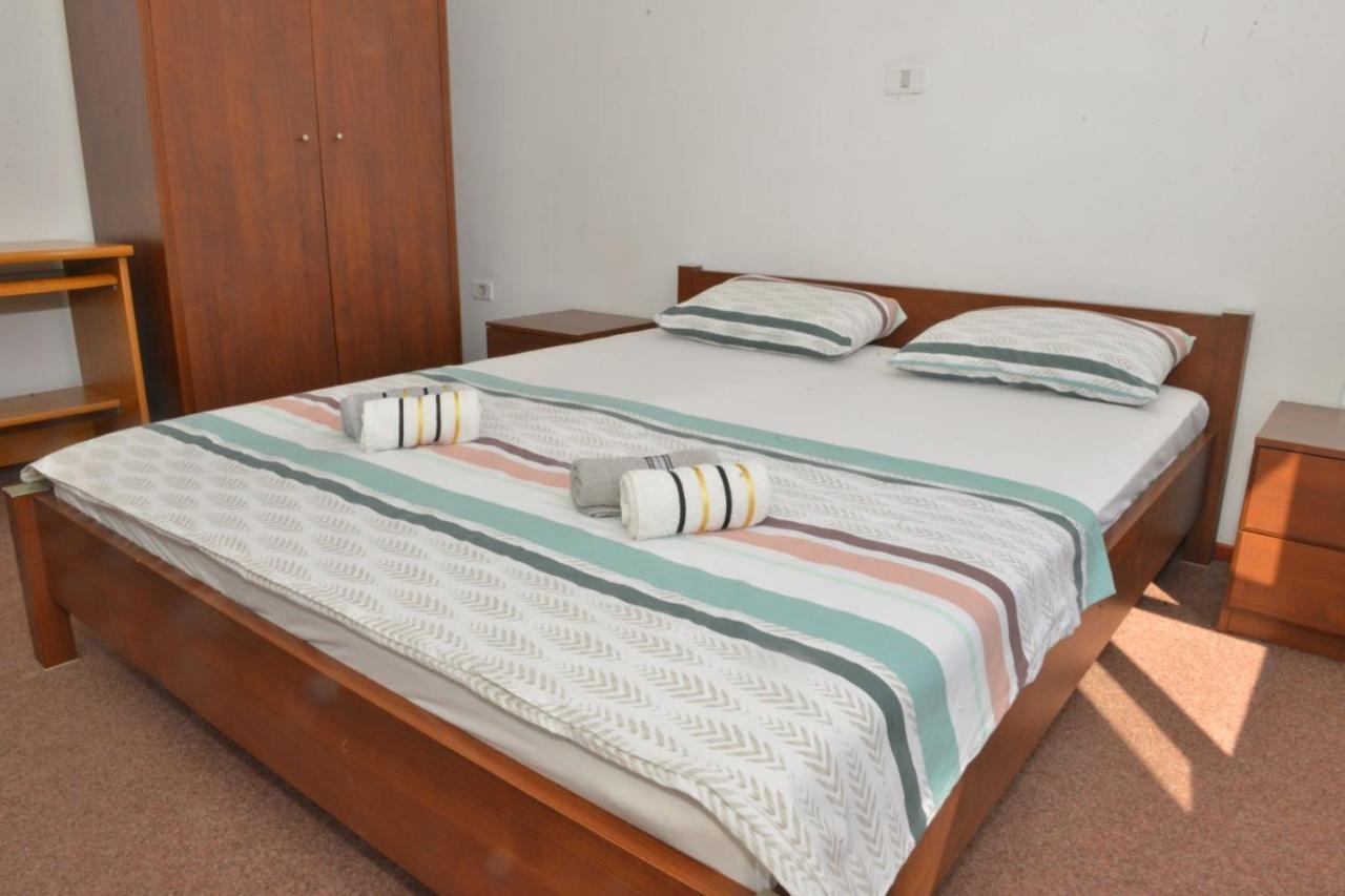D Apartment Kotor Buitenkant foto